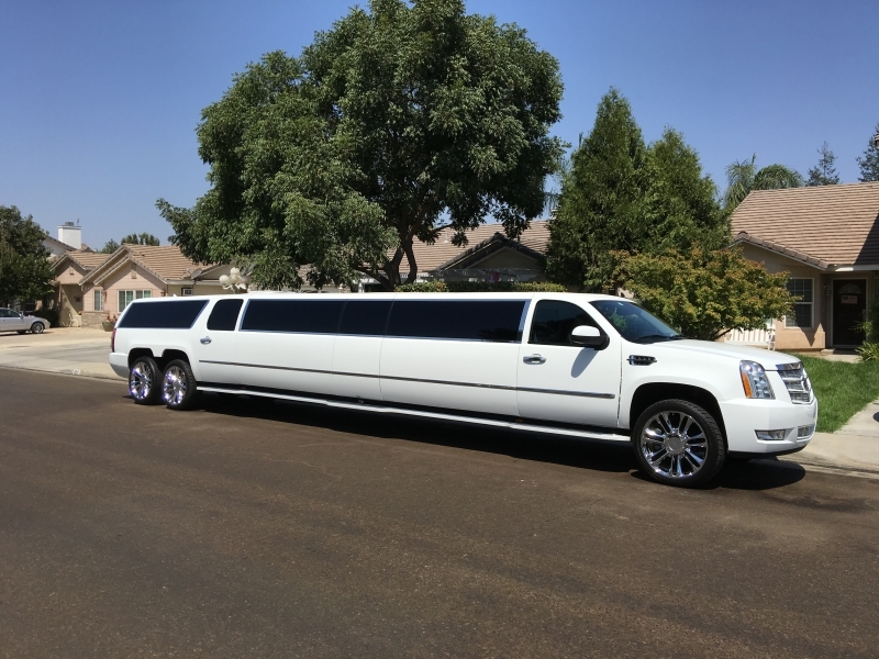 Prestige Limousine Cadillac limo - side view pic1